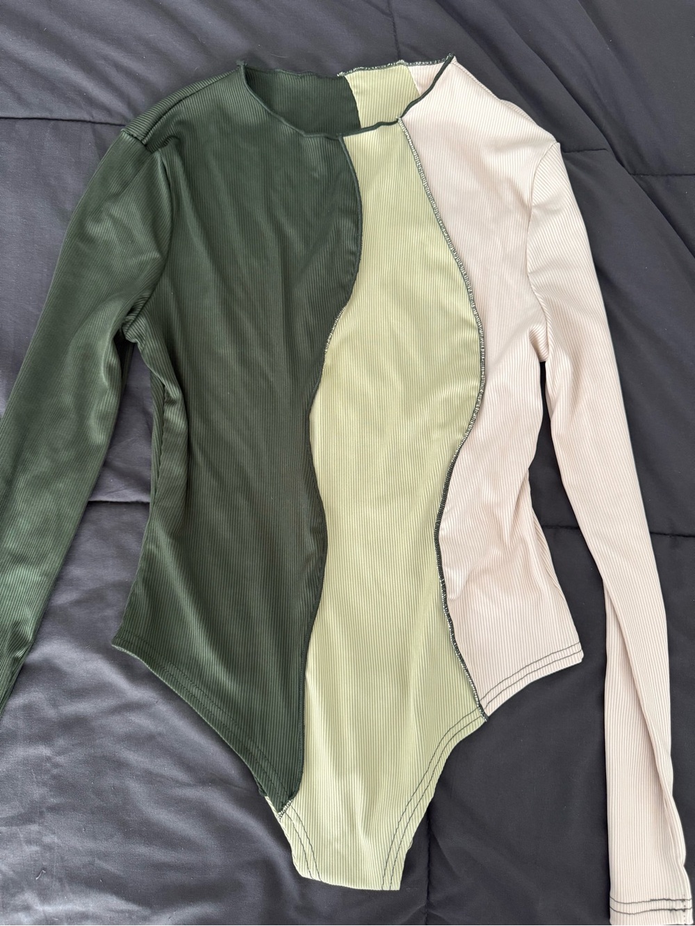 SHEIN Colorblock Ribbed Long Sleeve Bodysuit - Dark Green, Sage & Cream